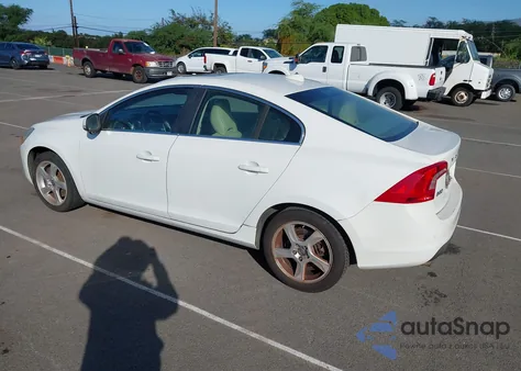 2012 Volvo S60 T5 z USA, uszkodzony, nr VIN YV1622FS6C2034360